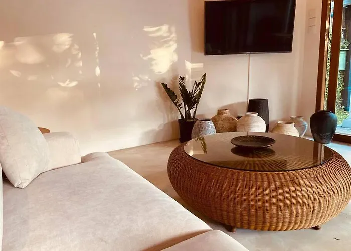 Savvy Villa, A Tranquil Oasis & Walk To The *