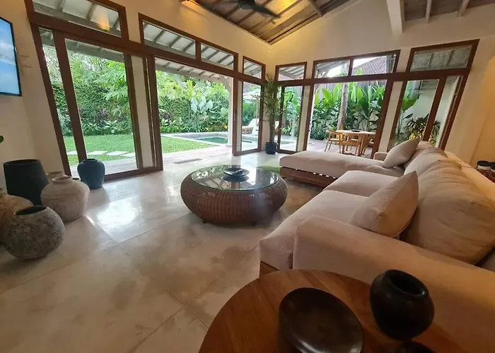 Savvy Villa, A Tranquil Oasis & Walk To The 塞米亚克