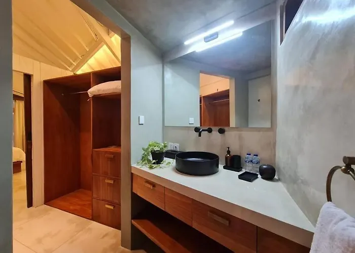 别墅 Savvy Villa, A Tranquil Oasis & Walk To The *