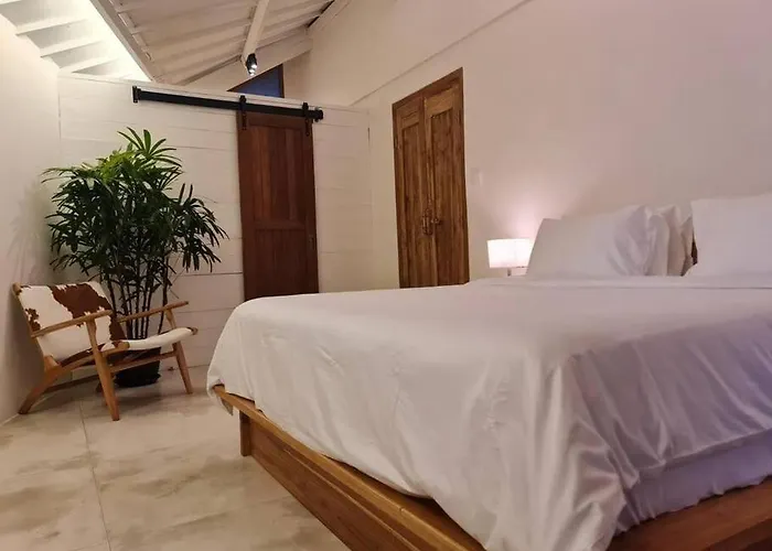 Savvy Villa, A Tranquil Oasis & Walk To The * 塞米亚克
