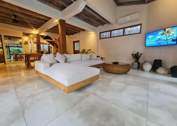 Savvy Villa, A Tranquil Oasis & Walk To The 别墅 塞米亚克