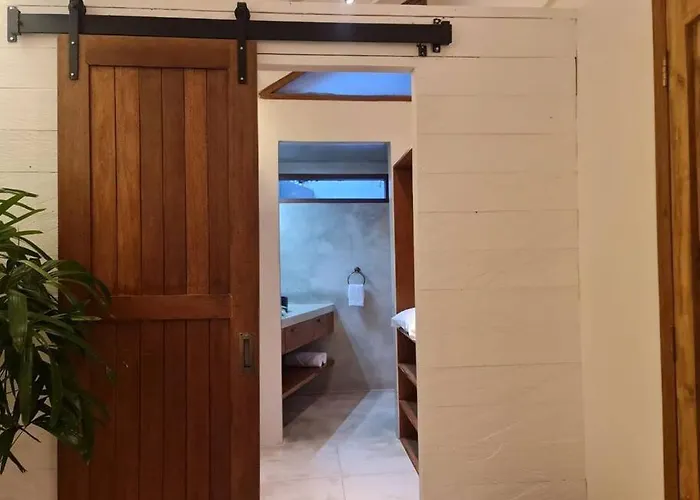 Savvy Villa, A Tranquil Oasis & Walk To The 别墅 *