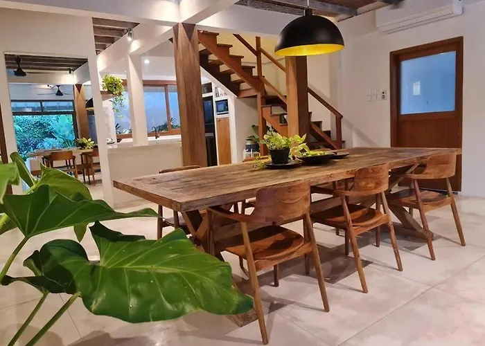 Savvy Villa, A Tranquil Oasis & Walk To The 塞米亚克